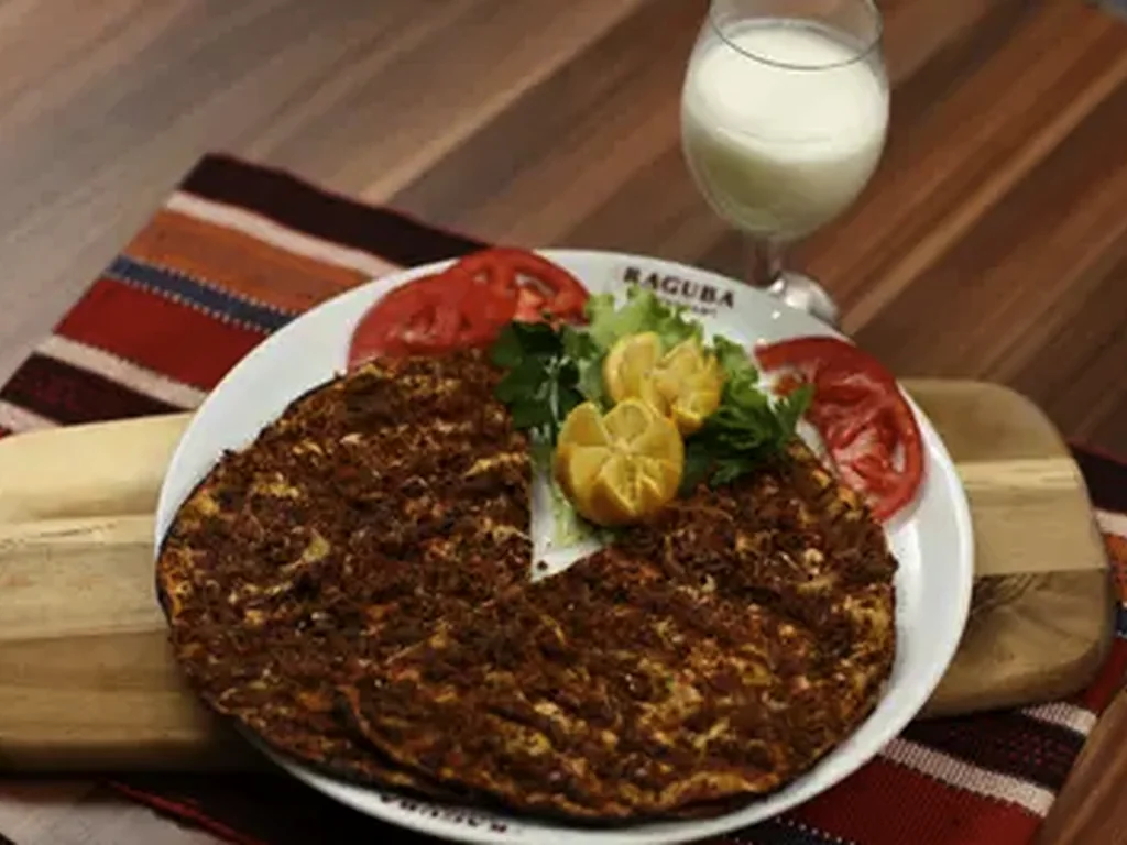 Acılı Lahmacun